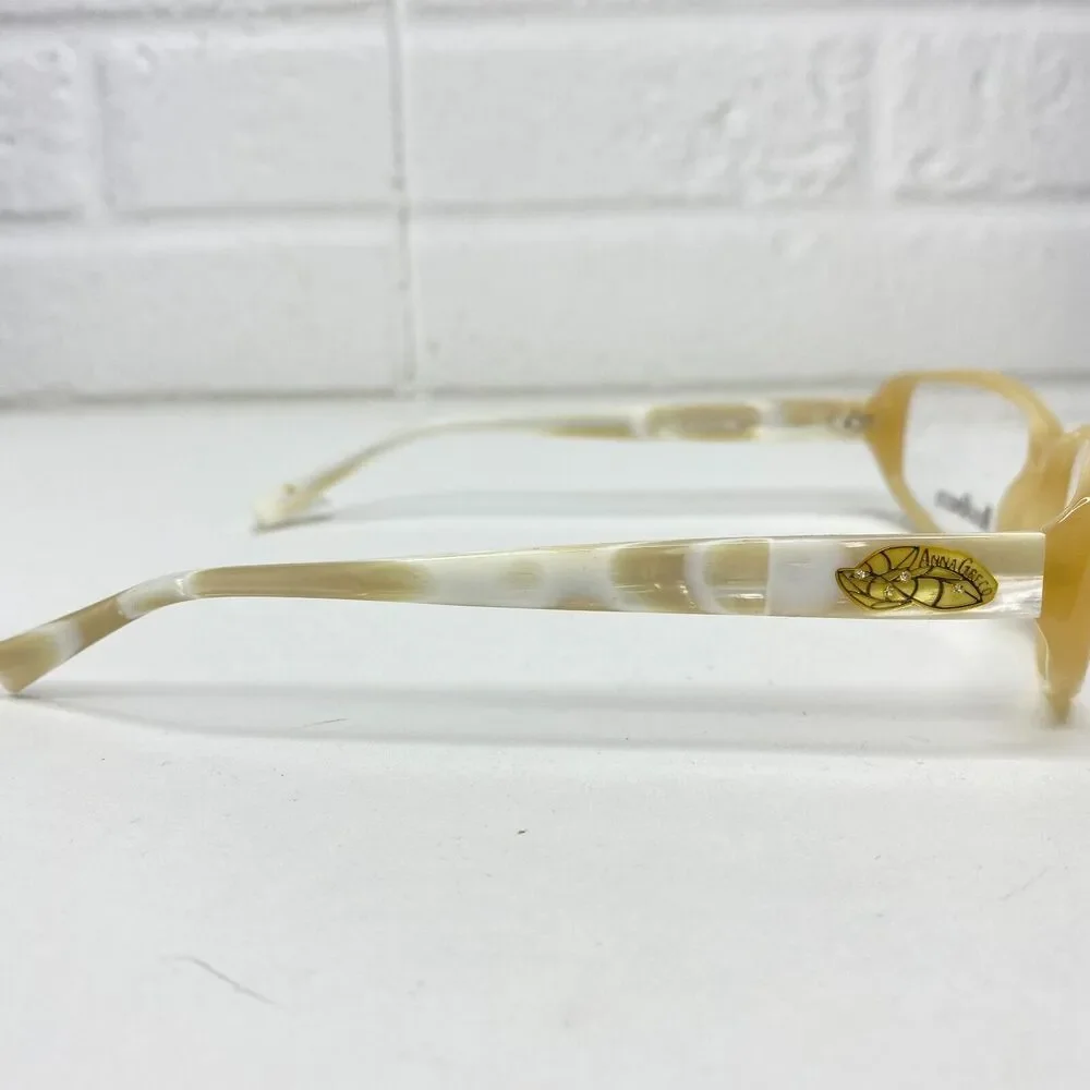 Anna Greco frames only